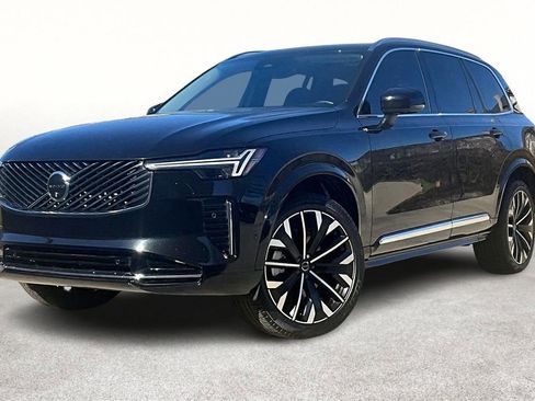 Used 2025 Volvo XC90 B6 Plus image 15