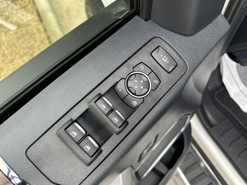 Used 2022 Ford F350 Lariat w/ Lariat Ultimate Package image 12