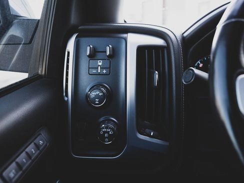 Used 2017 GMC Sierra 1500 SLT w/ SLT Premium Package image 10