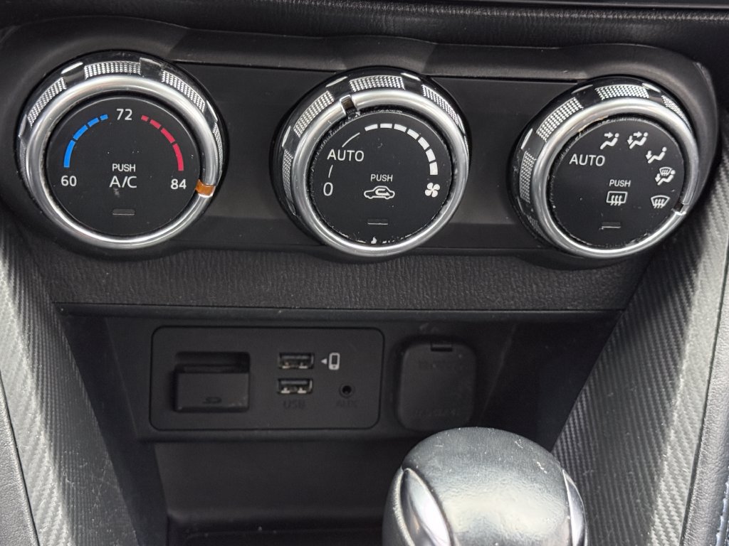 Used 2020 Toyota Yaris XLE FWD image 21