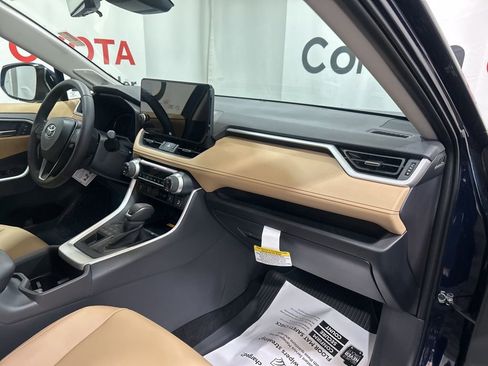 Used 2025 Toyota RAV4 XLE Premium image 12