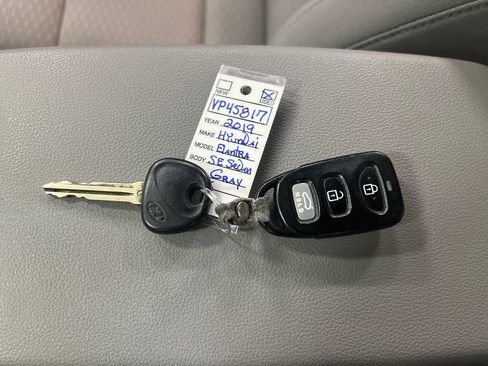 Used 2019 Hyundai Elantra SE FWD image 31