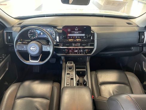 Used 2023 Nissan Pathfinder SL FWD image 11