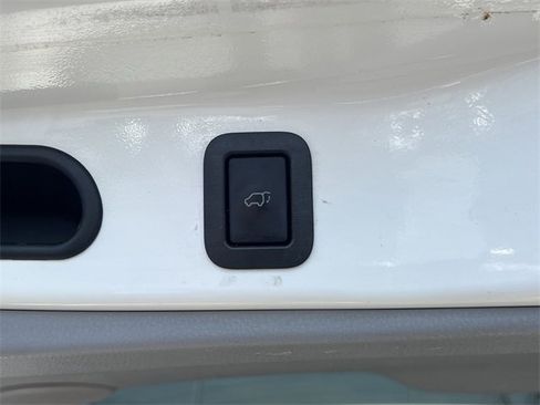 Used 2016 Toyota Highlander Limited image 20