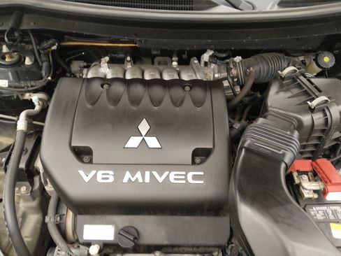 Used 2017 Mitsubishi Outlander GT image 30