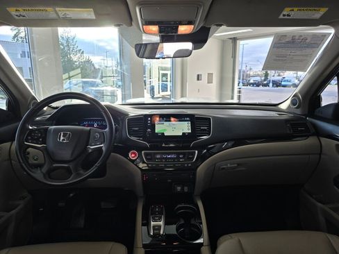 Used 2020 Honda Pilot Touring image 24