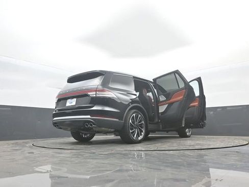 Used 2025 Lincoln Aviator Reserve w/ Equipment Group 201A AWD/4WD image 47