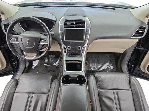 Used 2020 Lincoln Nautilus Reserve w/ Equipment Group 201A image 9