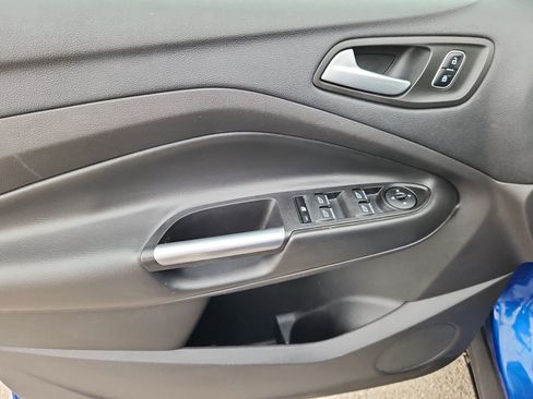 Used 2017 Ford Escape SE w/ Equipment Group 201A image 7