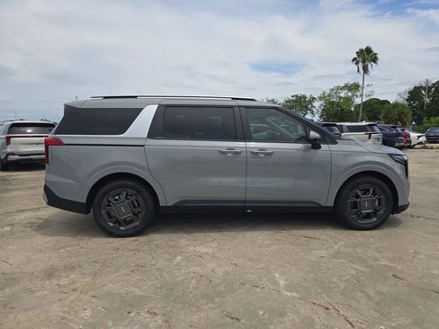 New 2026 Kia Carnival EX FWD image 9