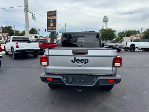 Used 2021 Jeep Gladiator Sport AWD/4WD image 6