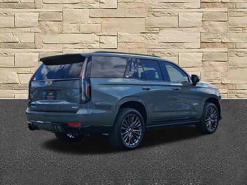 Certified 2024 Cadillac Escalade V w/ Heavy-Duty Trailer Package image 4