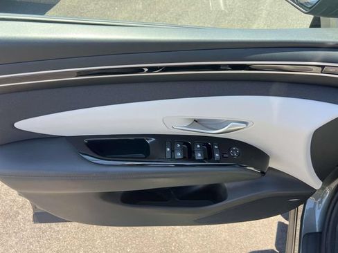 Certified 2023 Hyundai Tucson Limited AWD/4WD image 17