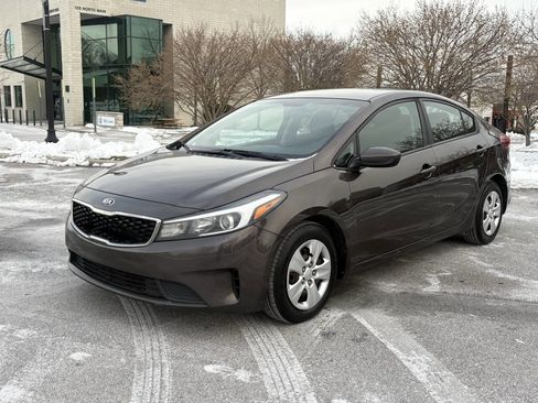 Used 2017 Kia Forte LX image 30