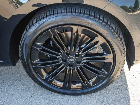Certified 2024 Land Rover Range Rover SE AWD/4WD image 13