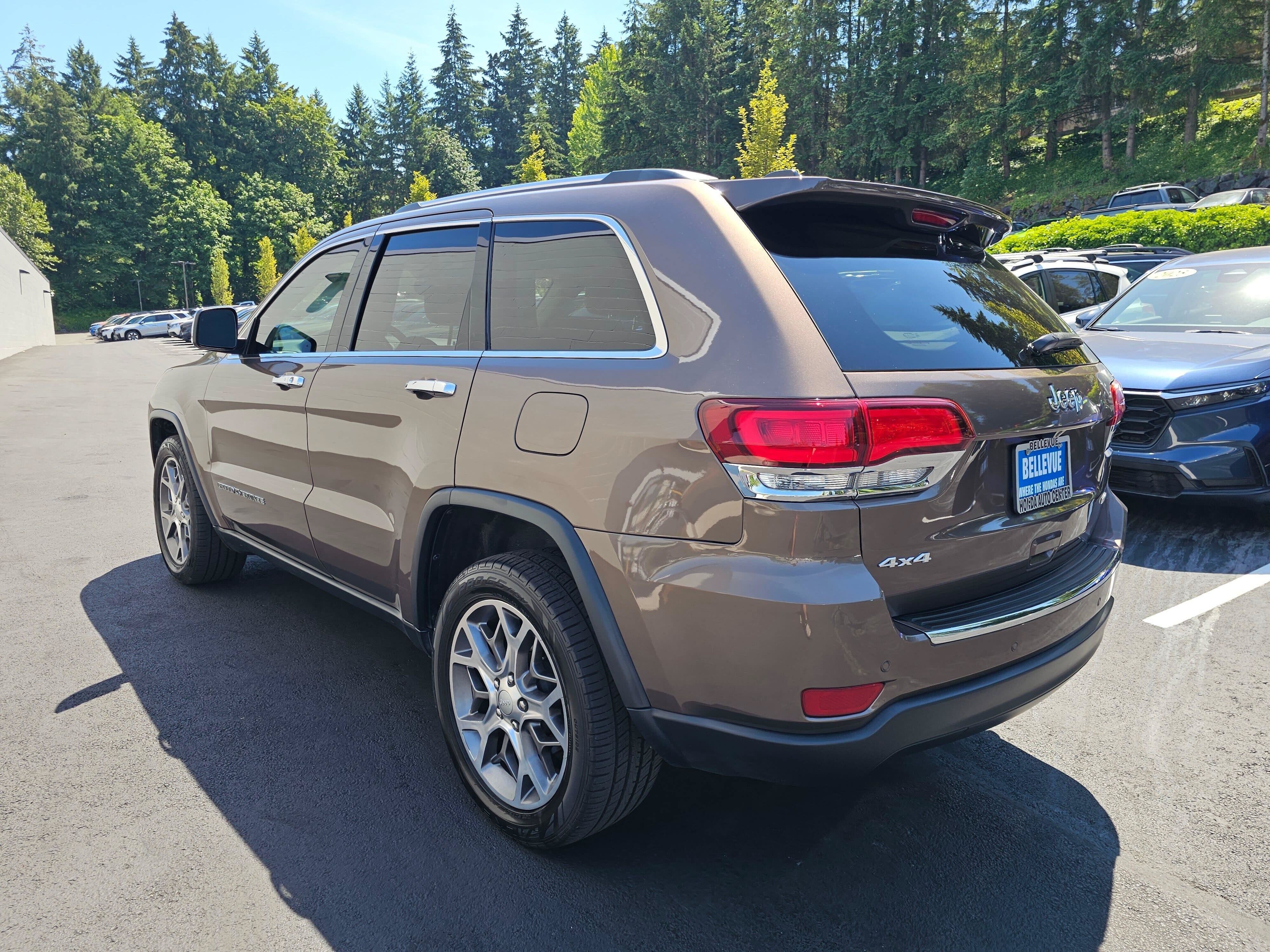 Used 2021 Jeep Grand Cherokee Limited w/ Sun & Sound Group AWD/4WD image 39