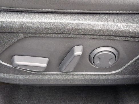 New 2025 Kia Sorento S image 13