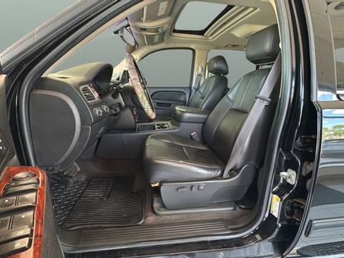 Used 2010 Chevrolet Silverado 2500 LTZ w/ Convenience Package AWD/4WD image 9