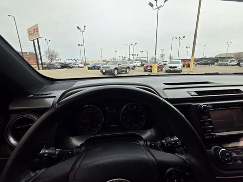 Used 2017 Toyota RAV4 SE w/ Power Special Value Package image 29