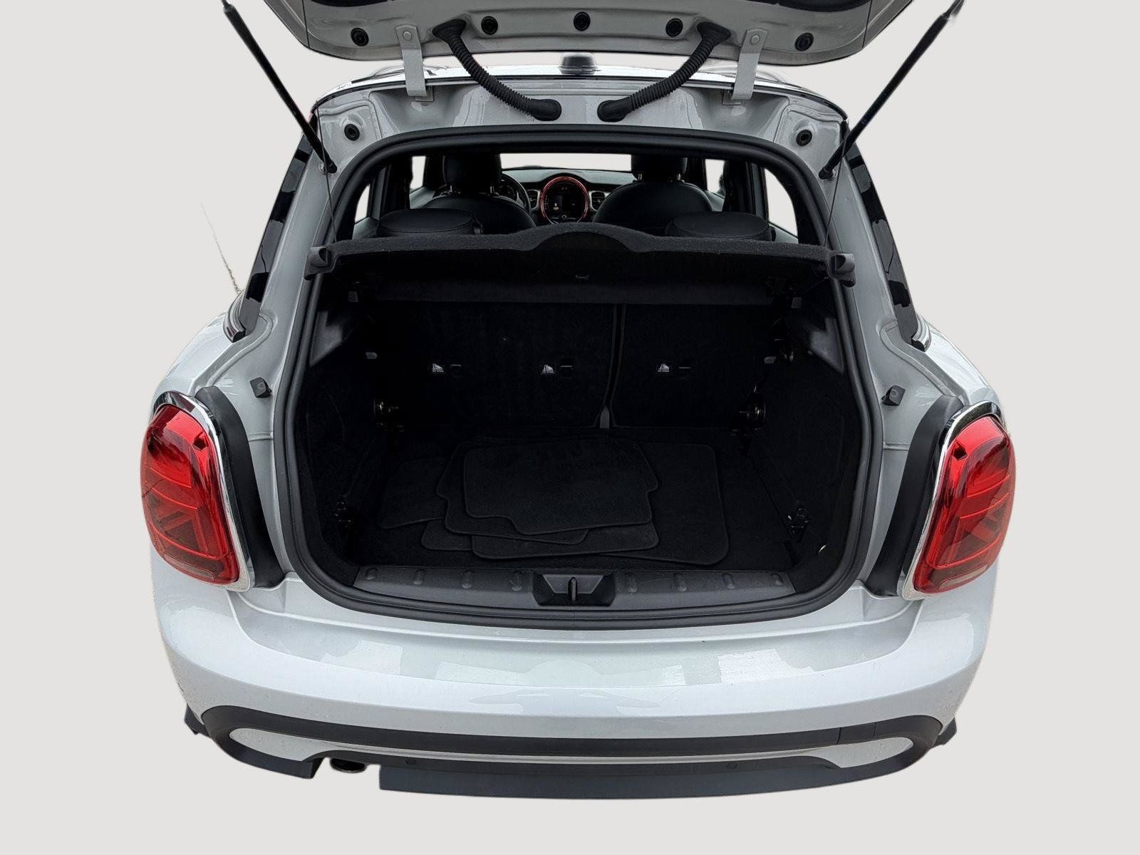 Used 2022 MINI Cooper 4-Door Hardtop w/ Premium Package FWD image 26
