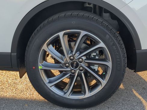 New 2026 Lincoln Corsair Premiere image 9