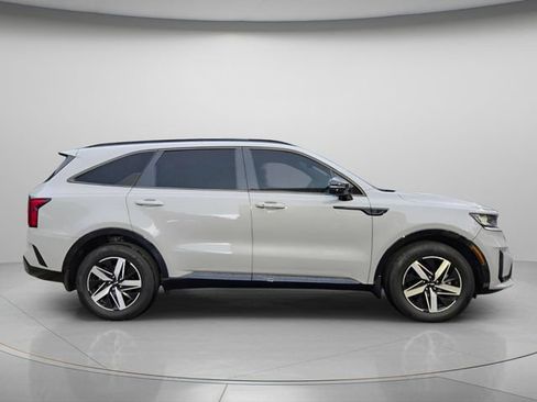 Used 2023 Kia Sorento EX FWD image 5