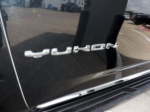 Used 2021 GMC Yukon SLT w/ SLT Luxury Plus Package RWD image 25