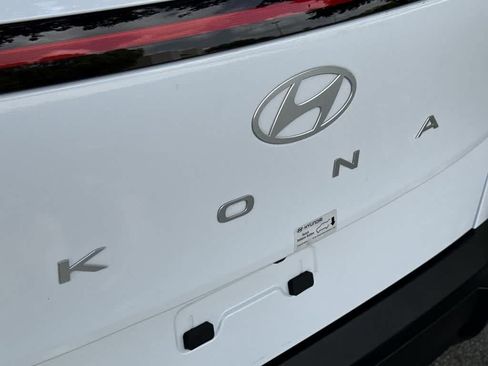 Used 2025 Hyundai Kona SE FWD image 10