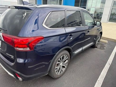 Used 2017 Mitsubishi Outlander SE AWD/4WD image 9