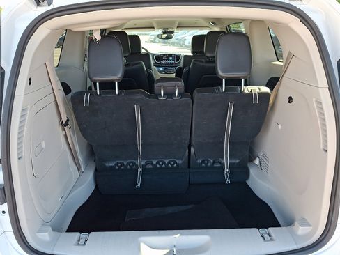 Used 2024 Chrysler Pacifica Limited FWD image 29