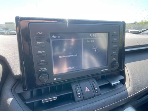 Used 2022 Toyota RAV4 XLE Premium AWD/4WD image 17