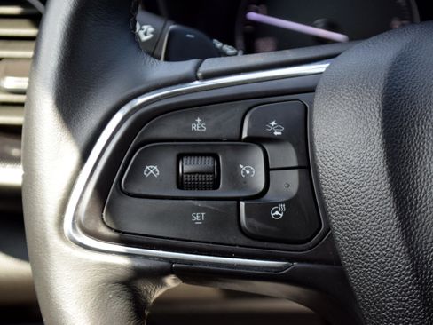 Used 2022 Buick Envision Essence w/ Sport Touring Package image 21