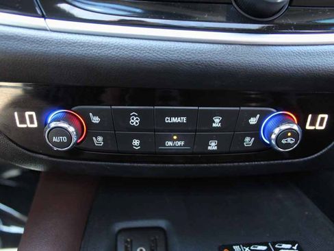 Used 2018 Buick Enclave Avenir w/ Avenir Technology Package FWD image 20