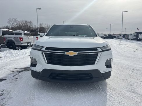 Used 2023 Chevrolet Traverse LS w/ Safety Package image 8