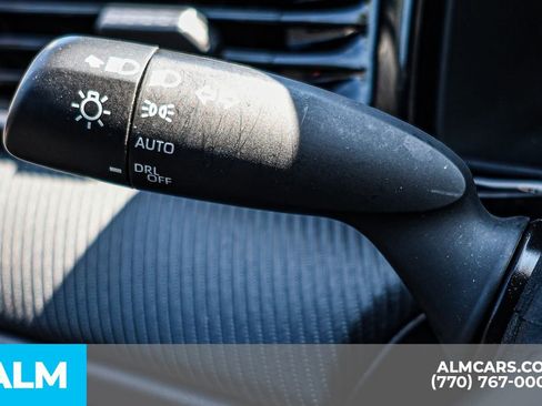 Used 2025 Toyota Camry SE image 31