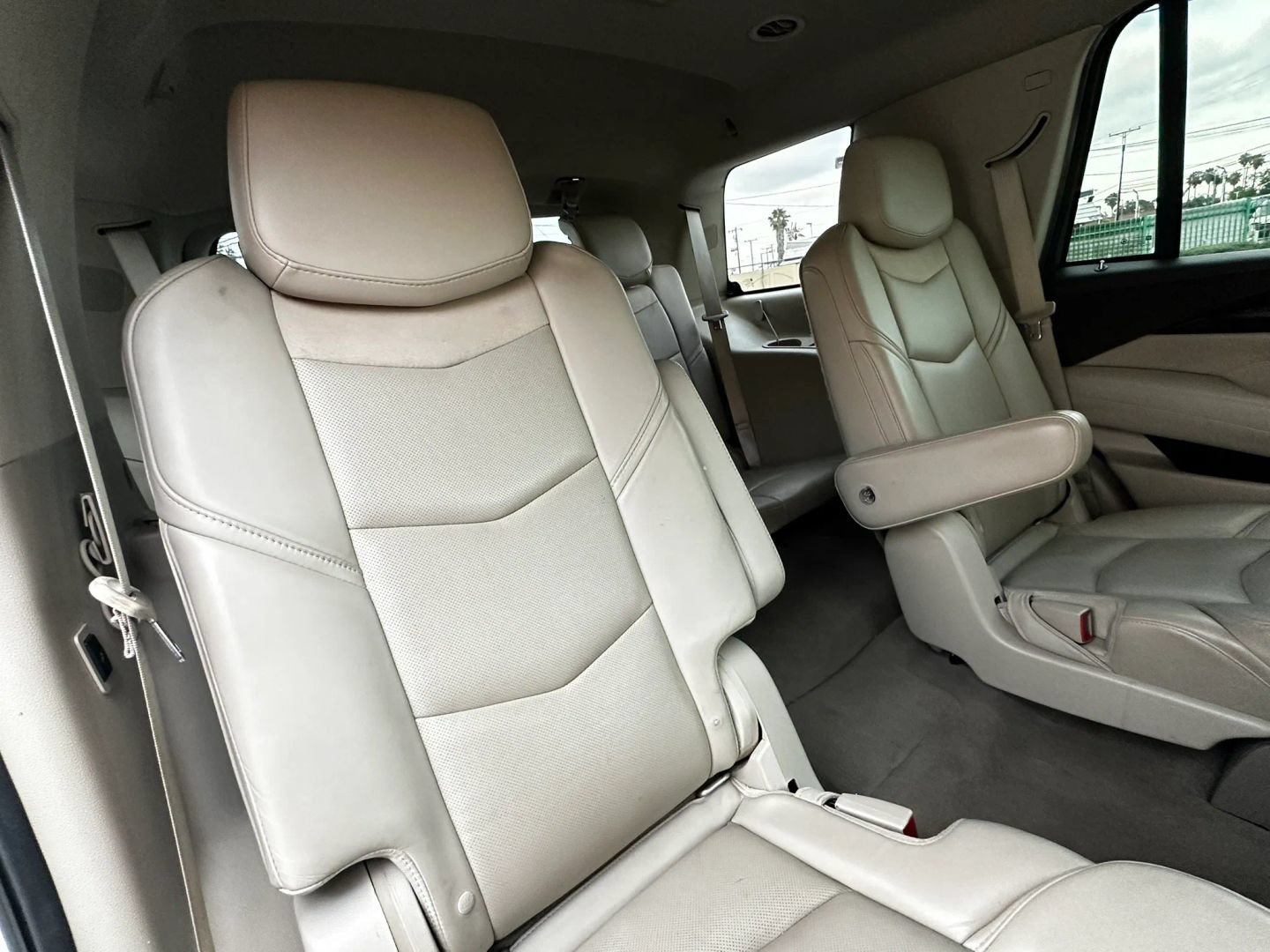 Used 2015 Cadillac Escalade Luxury AWD/4WD image 19