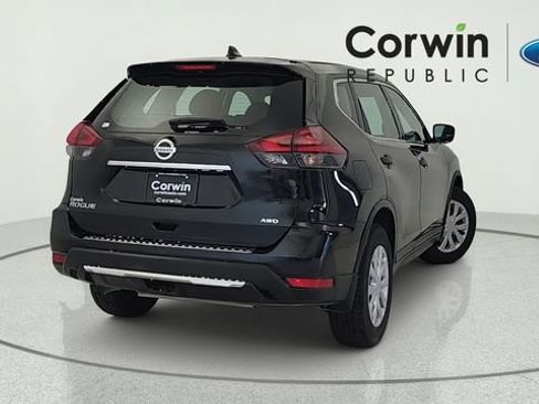 Used 2018 Nissan Rogue S AWD/4WD image 5