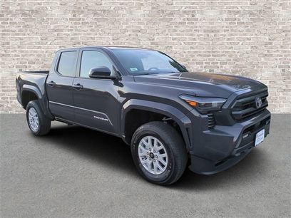 New 2025 Toyota Tacoma SR5