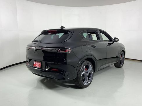 New 2026 Alfa Romeo Tonale w/ Quick Order Package 23H Volce AWD/4WD image 2