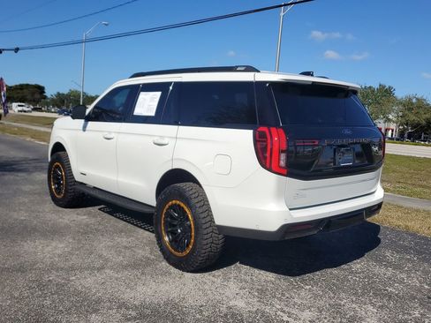 Used 2025 Ford Expedition Tremor image 6