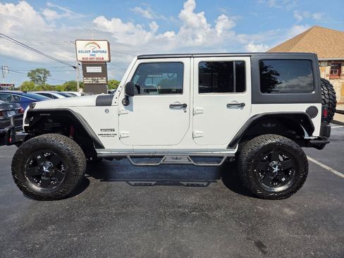 Used 2013 Jeep Wrangler Unlimited Sport AWD/4WD image 3