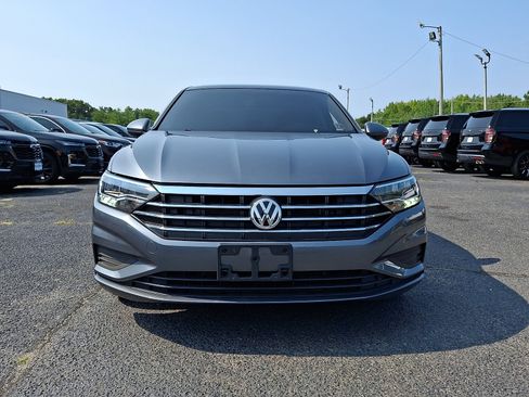 Used 2021 Volkswagen Jetta SE w/ SE Cold Weather Package FWD image 2