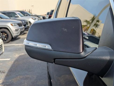 Used 2023 Chevrolet Traverse Premier image 10