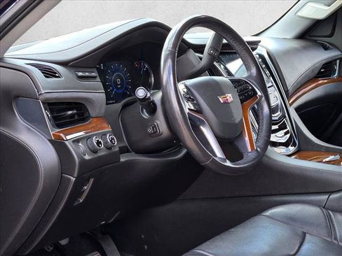 Used 2018 Cadillac Escalade Premium Luxury AWD/4WD image 9