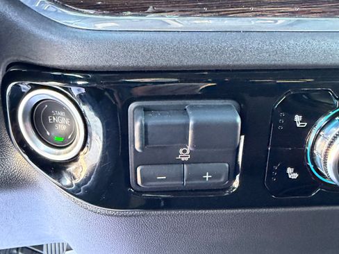 Used 2024 GMC Sierra 1500 Elevation image 19