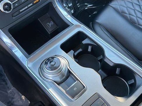 Used 2024 Ford Edge Titanium image 28