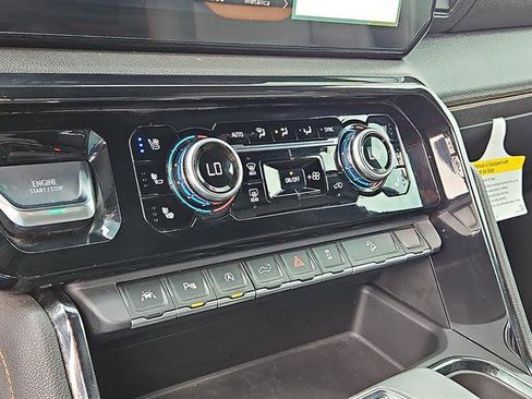 Used 2023 GMC Sierra 1500 AT4 w/ AT4 Premium Package image 17