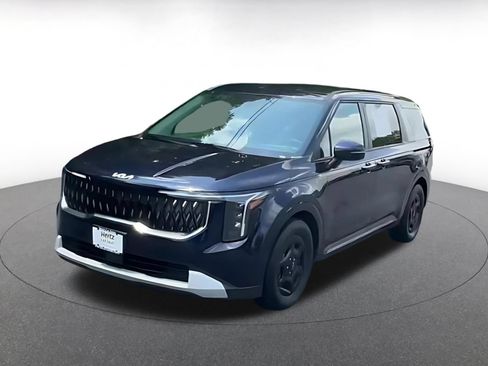 Used 2026 Kia Carnival FWD image 4