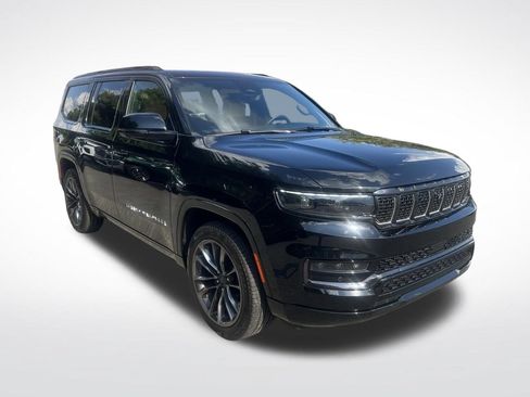Used 2025 Jeep Grand Wagoneer Series III w/ Rear Seat Video Group 1 AWD/4WD image 9