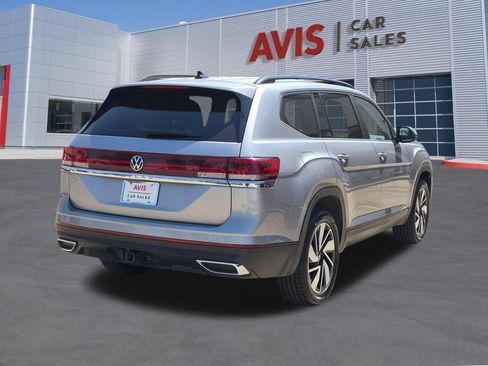 Used 2025 Volkswagen Atlas SE FWD image 6